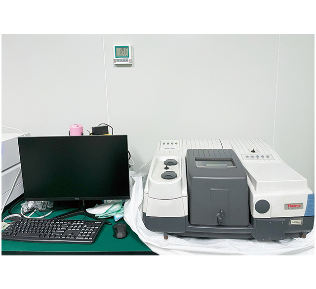 Fourier Nicolet6700 Spectrometers